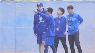 ドジャース・佐々木朗希が本格始動　キャンプ地入り→大谷通訳から施設案内