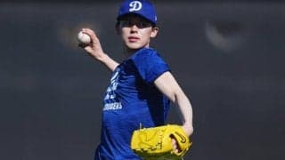 佐々木朗希、球場独占で20分の投球練習　約60人が熱視線、通訳は「まだ分からない」