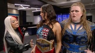 「バキバキじゃん」“日本アニメ大好き”ラテン女美女レスラーの腹筋が話題…見せつけるかのような“腹チラ”衣装に「めっちゃ割れてる」