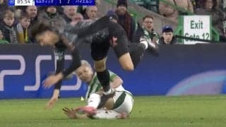 エグすぎる… 前田大然、爆速“危険タックル”で伊藤洋輝を吹っ飛ばす！「容赦ない」「バチバチだな」 世界最高峰の舞台での“激烈マッチアップ”にファン大興奮