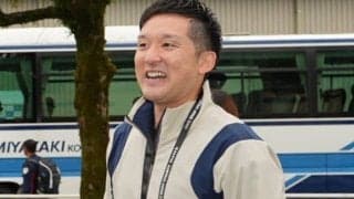 元プロが小さく見える衝撃「デッッッカ」　現役MLB戦士の頭が“バグる”サイズ感に反響