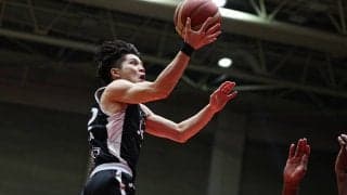熊本が西地区首位の福岡を撃破…特別指定の保坂晃毅がキャリアハイ11得点5リバウンドをマーク