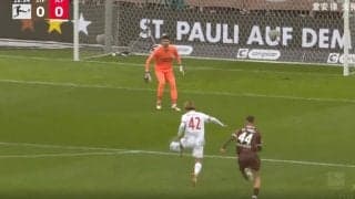 うめえええ！ 堂安律、最終ラインからロングボール→“神トラップ”炸裂… 決定機を迎えた“超絶テクニック”にファン驚愕「完璧すぎ」