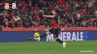 三笘かよ！ジャガー浅野拓磨の連続超技に世界が注目「信じられないプレー」超吸着トラップ＆相手棒立ちの圧巻股抜きにSNS話題沸騰