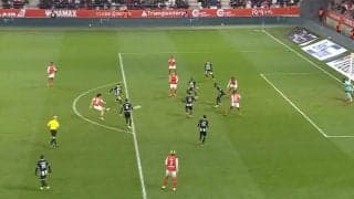 きたあああ！ 中村敬斗、絶妙ターンから“必殺カットイン”→強烈ミドルシュート炸裂「惜しい！」 不振のチームに喝を入れる一撃「1発決まれば…」