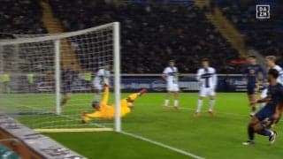 「人生であんなセーブは見たことがない…」鈴木彩艶の“衝撃の反射神経”にローマDFが驚愕！ ライン上ギリギリでかきだした奇跡の瞬間