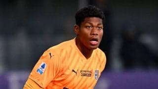 驚異のビッグセーブ披露したGK鈴木彩艶がセリエA第25節のベストイレブン入り！ 降格圏＆監督交代のパルマの数少ない光明