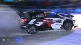 世界ラリー、豪快すぎる“雪上ドリフト”2連発…まるで「ダンス」雪煙舞う圧巻の神業ドラテク