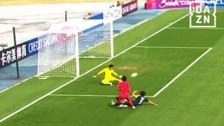 ありえない！日本の守護神が“左足1本”スーパーセーブ！「ナイス過ぎる」超至近距離弾を“超反応”で弾き返した瞬間【U20アジアカップ】