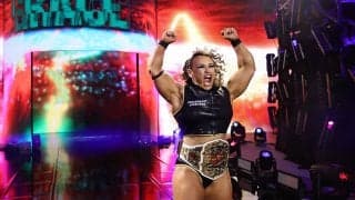 「ついにヤツが来た」人気日本人女子レスラーに立ちはだかった“160cm”ムキムキ筋肉女子の圧巻ボディが話題「すげえ腕だ」