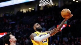 40歳レブロンが今季2度目の40得点…指揮官「彼は全ての”通常”に逆らっている」