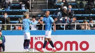 横浜FCが櫻川ソロモンのJ1初ゴールで昇格組同士の一戦制す！ 岡山は1点が遠く連勝叶わず【明治安田J1第2節】