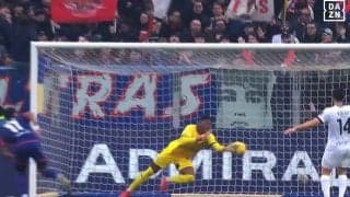 「えぐすぎ！」鈴木彩艶、“爆速反応”で5m至近弾を完全セーブ「リアクション良すぎる」「それ止めるか」日本代表GKが左手一本で魅せた瞬間