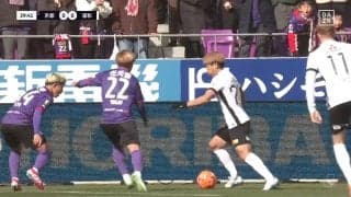 「Jリーグにいたらあかんレベル」欧州帰りの天才ドリブラー・金子拓郎、規格外の超絶カットインが話題に「ドリブルに惚れ惚れ」守備2枚同時抜き去りのキレキレ突破の瞬間