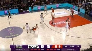 ふざけるなよ！ “粘着”にブチギレ… 顔面にタックル被弾→吹っ飛ばされた瞬間「やりすぎだろ」 日本代表PG、相手選手をイラつかせた“鬼ディフェンス”