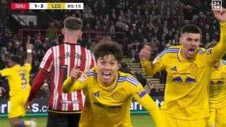 スタジアム大爆発！ 田中碧が“天王山”で劇的決勝ゴール「リーズの年間MVPだ」「一緒にプレミアリーグへ！」「もうレジェンドだ」エモすぎる歓喜の輪が広がった一部始終