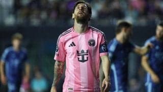 相手チームのアシスタントコーチの首を掴んだメッシが罰金、出場停止のお咎めはなし