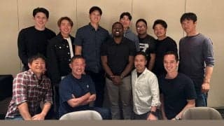 大谷翔平、由伸＆朗希らと集合写真　貴重な私服姿…中央に仲良しコーチどっしり