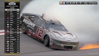 衝撃のファイアードリフト！火花を散らしながらスピンを阻止する壮絶走行シーンにファン騒然「タイヤ逝ったな…」「あれは避けるのはきつい」