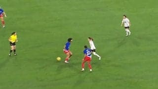 別格！ 長谷川唯、“絶品アウトサイド股抜きパス”で世界女王アメリカを完全翻弄「本当に上手い」「落ち着きえぐい」敵地スタジアムも騒然とした瞬間