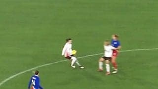 嘘だろ…長谷川唯の“神業トラップ＆タッチ”が衝撃的！「三笘ばり」「やばくない？」「凄すぎて笑える」最強アメリカを手玉に取った“異次元テクニック”の瞬間