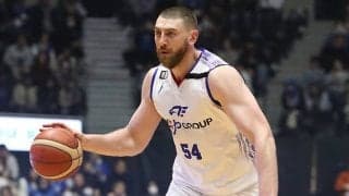 B1で試合中断のアクシデント…FE名古屋オマラのダンクシュートでリング故障