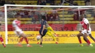 まじかよ！中村敬斗、4人に囲まれた密集を破る超絶テクが脚光「これは引っかかる」キレキレキックフェイントで相手を食いつかせ豪快シュートを放った瞬間