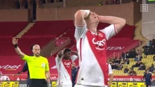 ふざけるなよ！南野起点の高速カウンター発動も“ありえないミス”でまさかの展開に...「何やってん」「全く集中してなかっただろ」