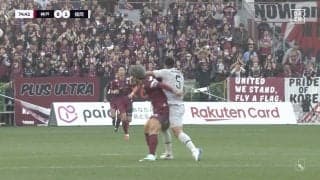 やらかした！福岡DF、神戸・大迫勇也に強烈過ぎる肘打ちでイエロー2枚目→痛恨の退場処分に「ちょっとあら過ぎた」「1枚貰ってる選手がやる行為ではない」