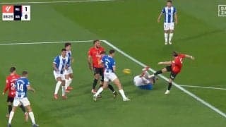 スタジアム騒然！ 浅野拓磨、豪快ボレーで“超弾丸スーパーゴール”炸裂の瞬間「マジかよ」「カッコよすぎ」 スペイン移籍後初ゴールは“驚愕ゴラッソ”