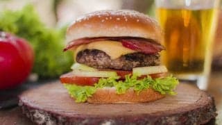 無性にジャンクフードが食べたいのは〇〇不足!?