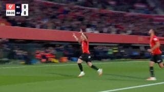 何が起きた…？ 浅野拓磨、衝撃ゴール後の“パフォーマンス”が話題に　サポーターの前で見せた姿に絶賛の嵐「これが浅野」「人柄やね」