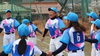 控え野球女子に「全力出し切って」　競技継続へ受け皿を…実戦で学ぶ“期間限定”チーム
