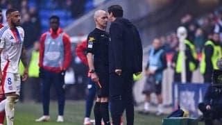 主審への高圧的な態度で退場していたリヨンのフォンセカ監督に重い処分、9カ月のベンチ入り禁止