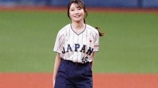 “あちゃー”な人気アイドルが「可愛すぎる」　ポニテゆらり「豪快フォームさすがです」