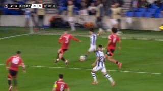 「ソシエダの戦術久保だわ」久保建英、逆足で上げた絶品クロスに脚光「仕掛けから完璧」巧妙ドリブルからの高速パスで決定機演出の瞬間