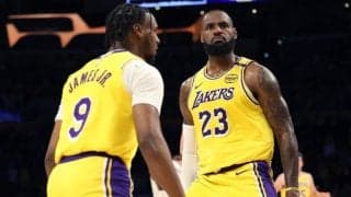 「息子に関わるな」レブロンが試合中にコメンテーターと対峙…当事者は釈明も批判集中