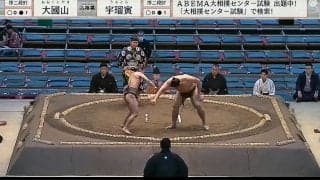 まるで土俵で踊っているかのよう……体重60キロ角界最軽量力士、軽い身のこなしで躍動「魅せるねぇ」「すげぇ切り返し！」驚きの結末に騒然