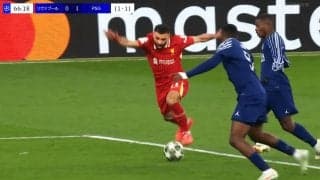 「ふざけるな！」サラーが“誤審”被害でSNS大炎上！「ガッツリ踏んでるじゃん」「マジでおかしいやろ」リヴァプール・ファン激昂の瞬間