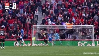 嘘だろ？日本代表選外の浅野拓磨、超加速ダイビングヘッド弾炸裂！「よく飛び込んだ」「ここぞという場面で」ピンポイントクロスに斜めから飛び込み完璧に流し込んだ瞬間