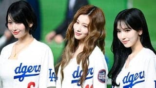 ド軍内野手が“日本人美女3人”と自撮り　試合前に場内大歓声…観客も釘付け