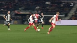 「ようやく相棒を見つけた」南野拓実、新コンビ誕生！「タイミングバッチリ」「このコンビいいよな」守備ラインを引き裂く絶品スルーパスで決定機演出の瞬間