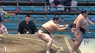 「救出した」「まわし直した」勝った力士の“好プレー”に称賛の声 ケガを防ぐ咄嗟の行動に反響相次ぐ