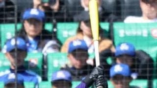 大谷翔平もつけた「17」　花巻東・4番、木製バットで快音　センバツ