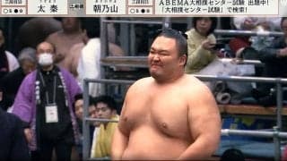 16歳力士、朝乃山にド迫力のぶちかまし 衝突音に「おぉ」館内どよめき 全勝対決で若さ爆発