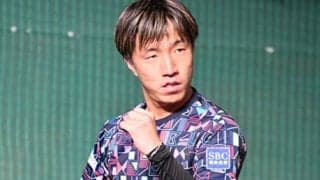  2連覇狙う白石光ら 初戦突破 
