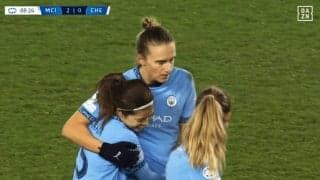 「別の惑星から来た」マンＣ長谷川唯の“超絶フェイント”にファン熱狂！「本当に凄い」「まるでヴェッラッティ」チェルシー翻弄→追加点演出の一部始終