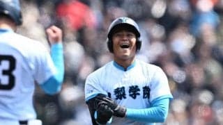 「恩を返せた」重い雰囲気変えた山梨学院・鳴海の逆転打　センバツ