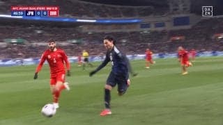 「埼スタなのに中東の笛」「久しぶりにキレるレベル」倒されてもノーファウルの厳しい判定に監督・選手が猛アピールも「これ流すのはヤバい」「色眼鏡もあると思うよ」SNSは賛否両論