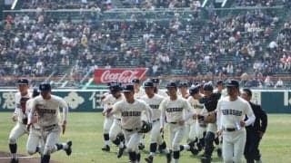 広島商がスクイズ、敵失、適時打と多彩な得点の「広商野球」で勝利、21世紀枠出場校は4大会連続で初戦敗退【25年センバツ】



